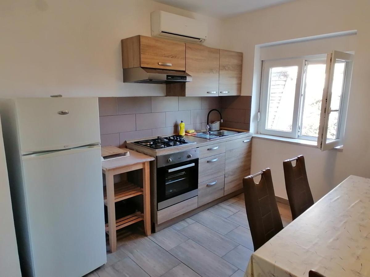Apartman 2 Punta Pakoštane Eksteriør bilde